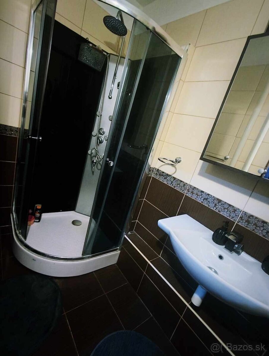 Predám 4-izbový byt v Komárne na Košickej ulici. - 8