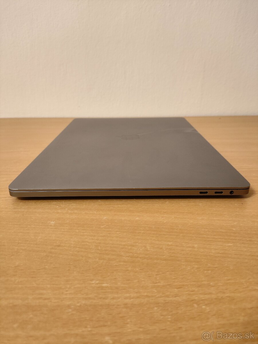 MacBook Pro 16 2019 | i7 • 16GB • 512GB SSD - 8