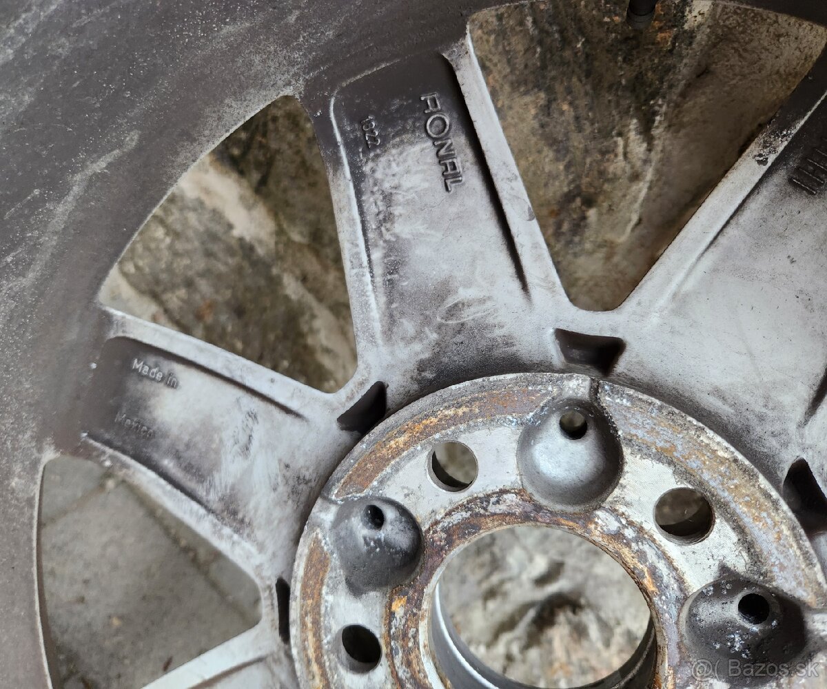 5x 112 R17 235 65 R17 - 8