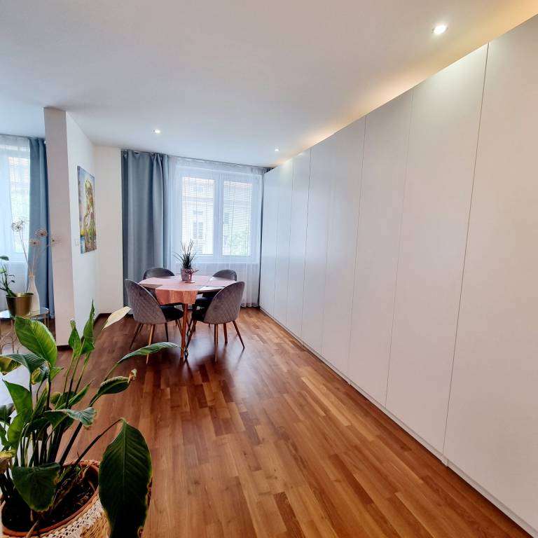 Štýlový, krásny 2,5- izbový byt blízko City Arény, stanice a - 8