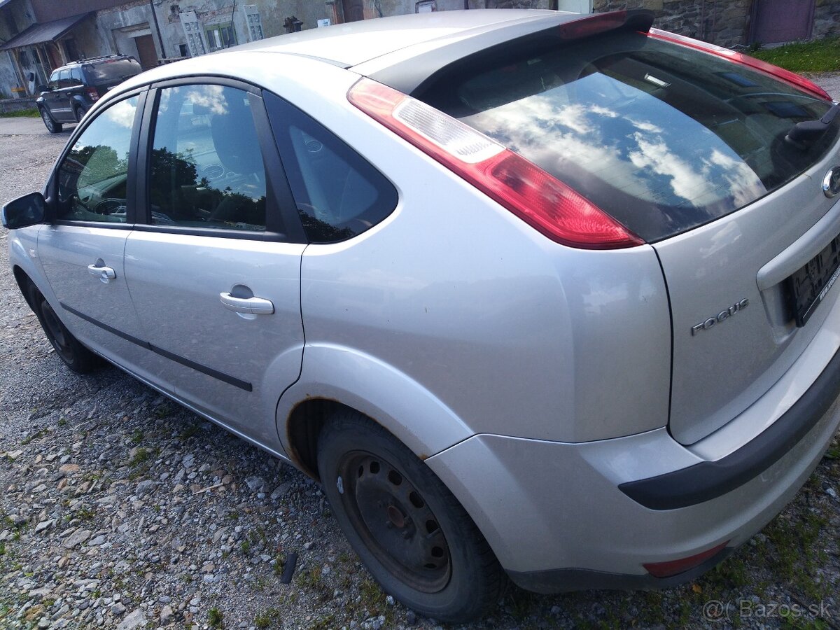 Ford Focus II 1,6 16V 74kW, r. v. 2006 - náhradní díly - 8