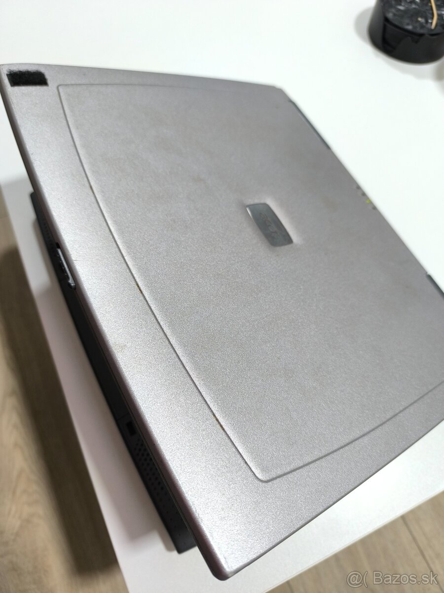 Acer TravelMate 230 - 8