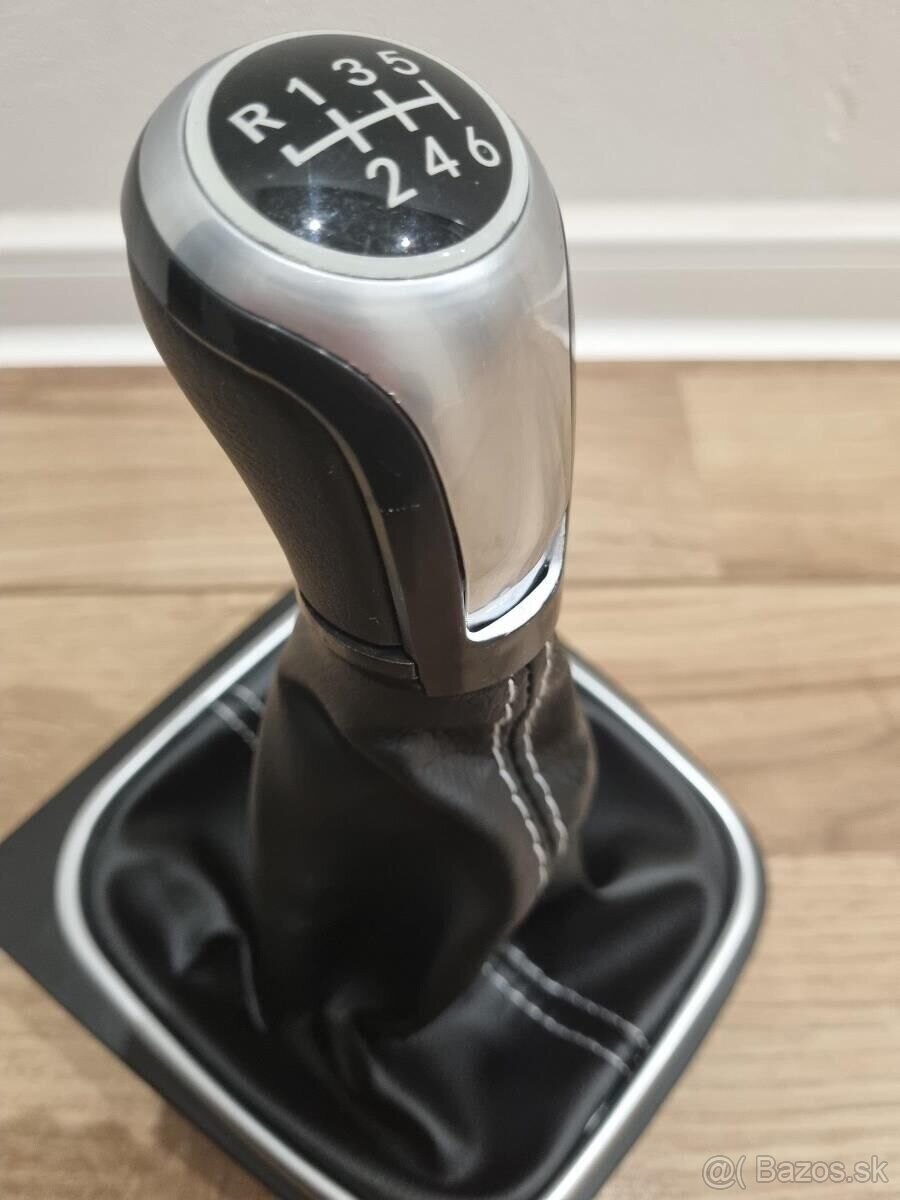 R36 GT kožená radiaca páka s BIELYM / ČERVENYM šitím - 8