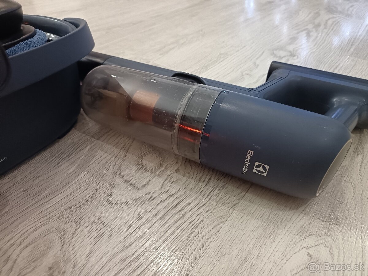 Predám tycovy vysávač ELEKTROLUX..... - 8