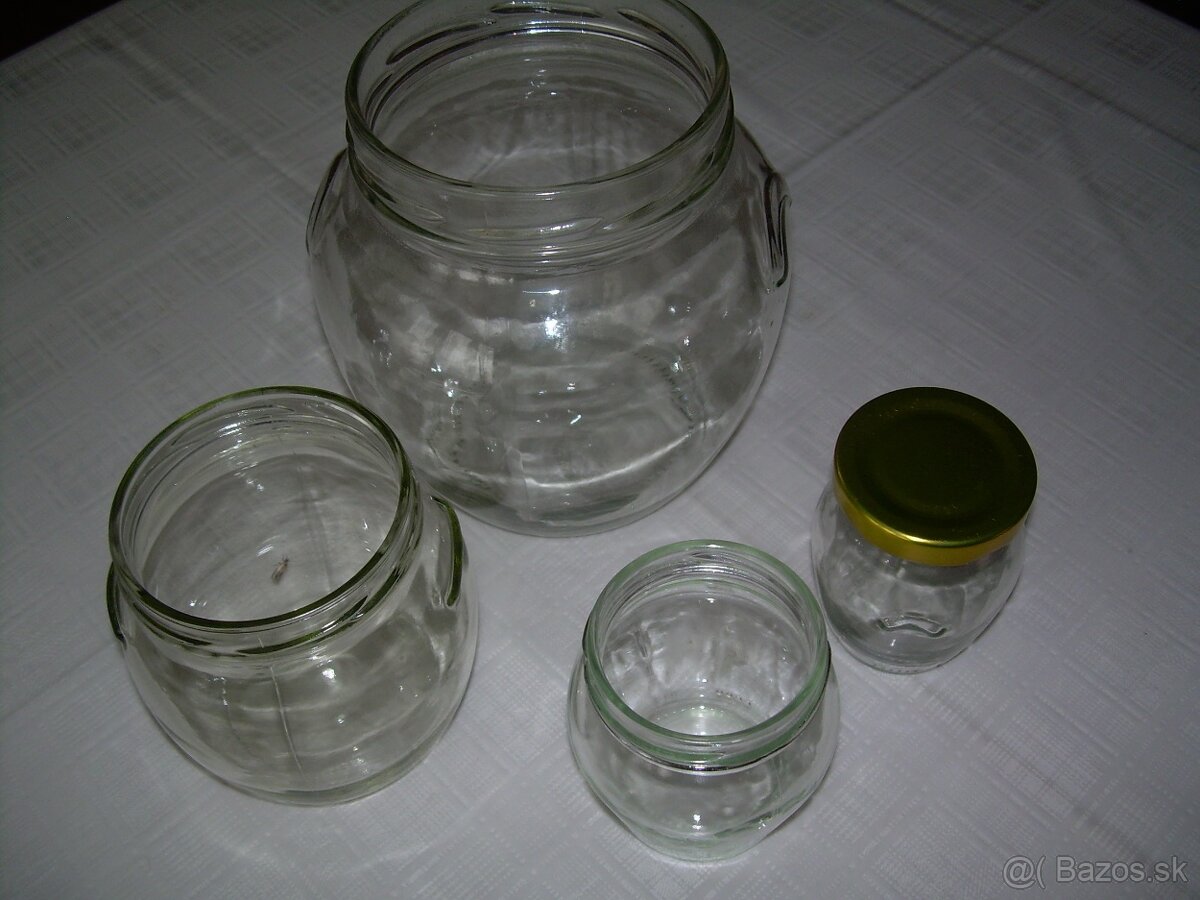 láhve 0,5l a 1lt s uzávěrem, plucky (placatky) 0,2l - 8