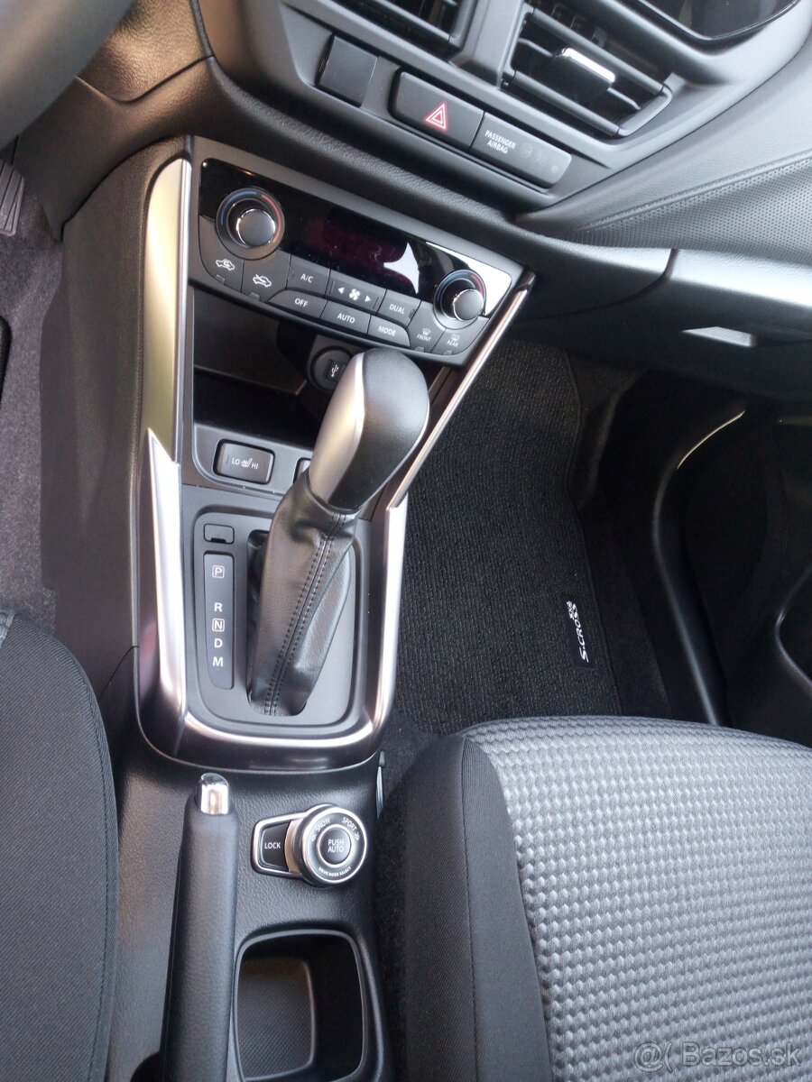 Predám Suzuki SX4 S-croos 4wd - 8