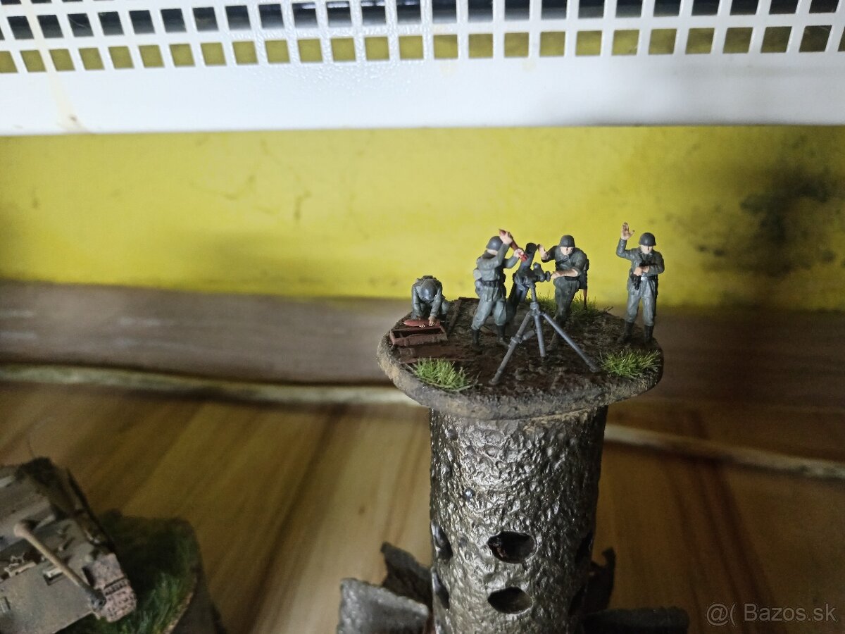 Vitrína s modelmi na predaj. - 8