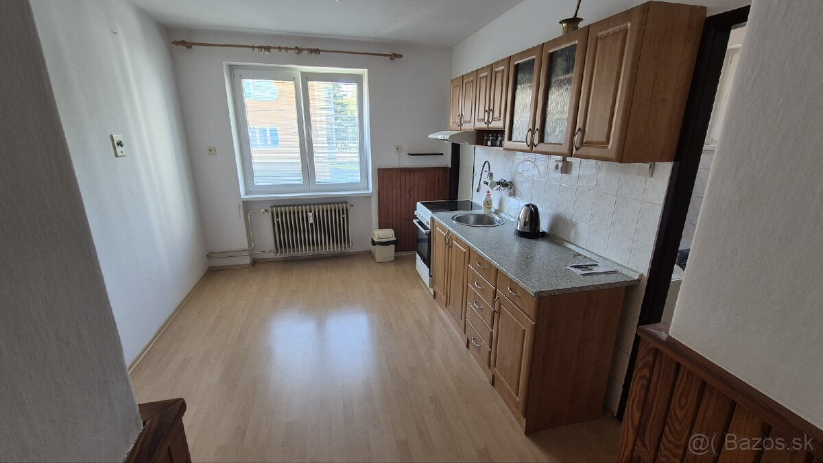 Na predaj 2 izbový byt v Ladcoch - 8