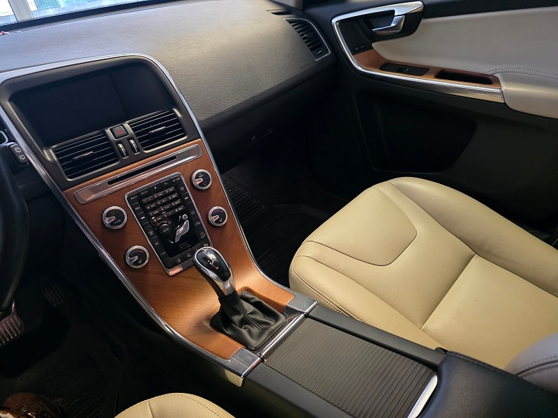 Volvo XC60 D4 2.4 Drive-E Summum Geartronic AWD - 8