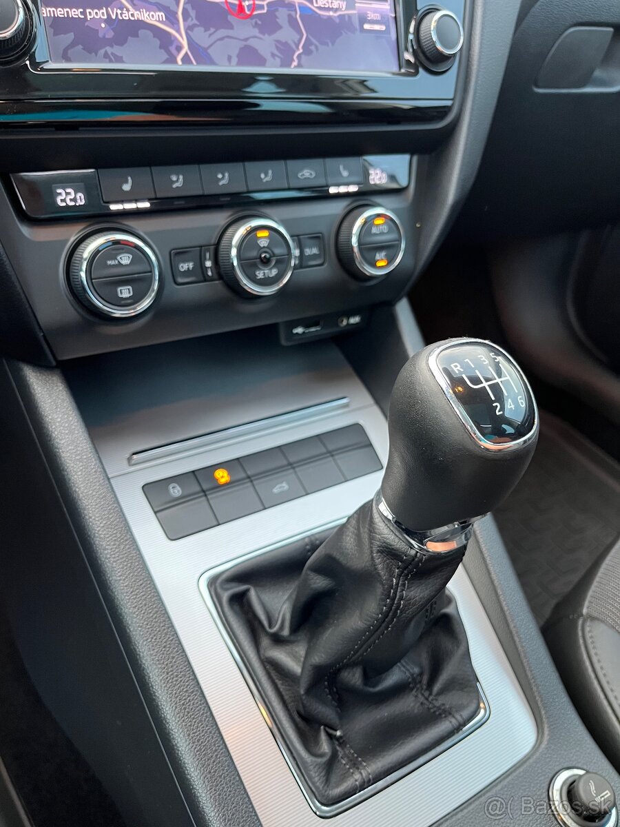 Škoda octavia combi 2.0tdi STYLE - 8