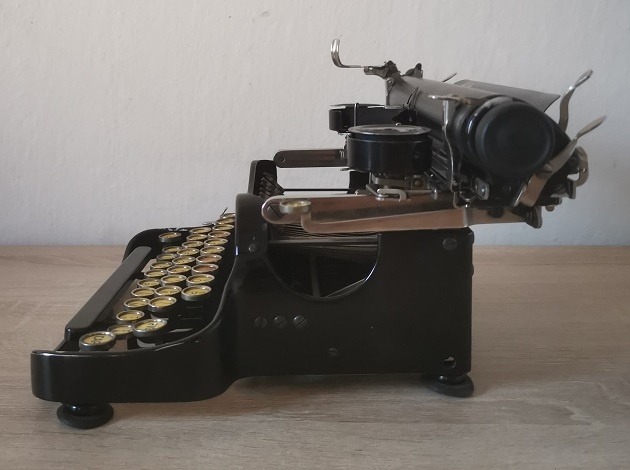 Starožitný písací stroj Corona 3 z roku 1924 - 8