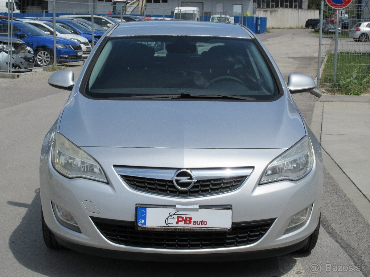 Opel Astra 1.7 CDTi 110k Enjoy - 8
