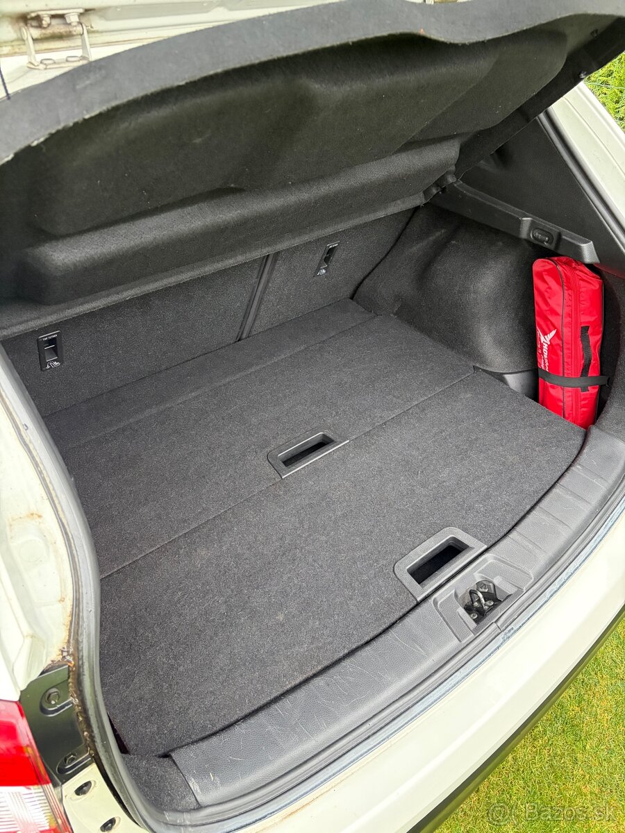 Nissan Qashqai 1.2 - 8