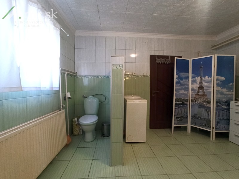 PRAKTICKÝ RODINNÝ DOM SO ZÁHRADOU - BREZNICA, OKR. STROPKOV - 8