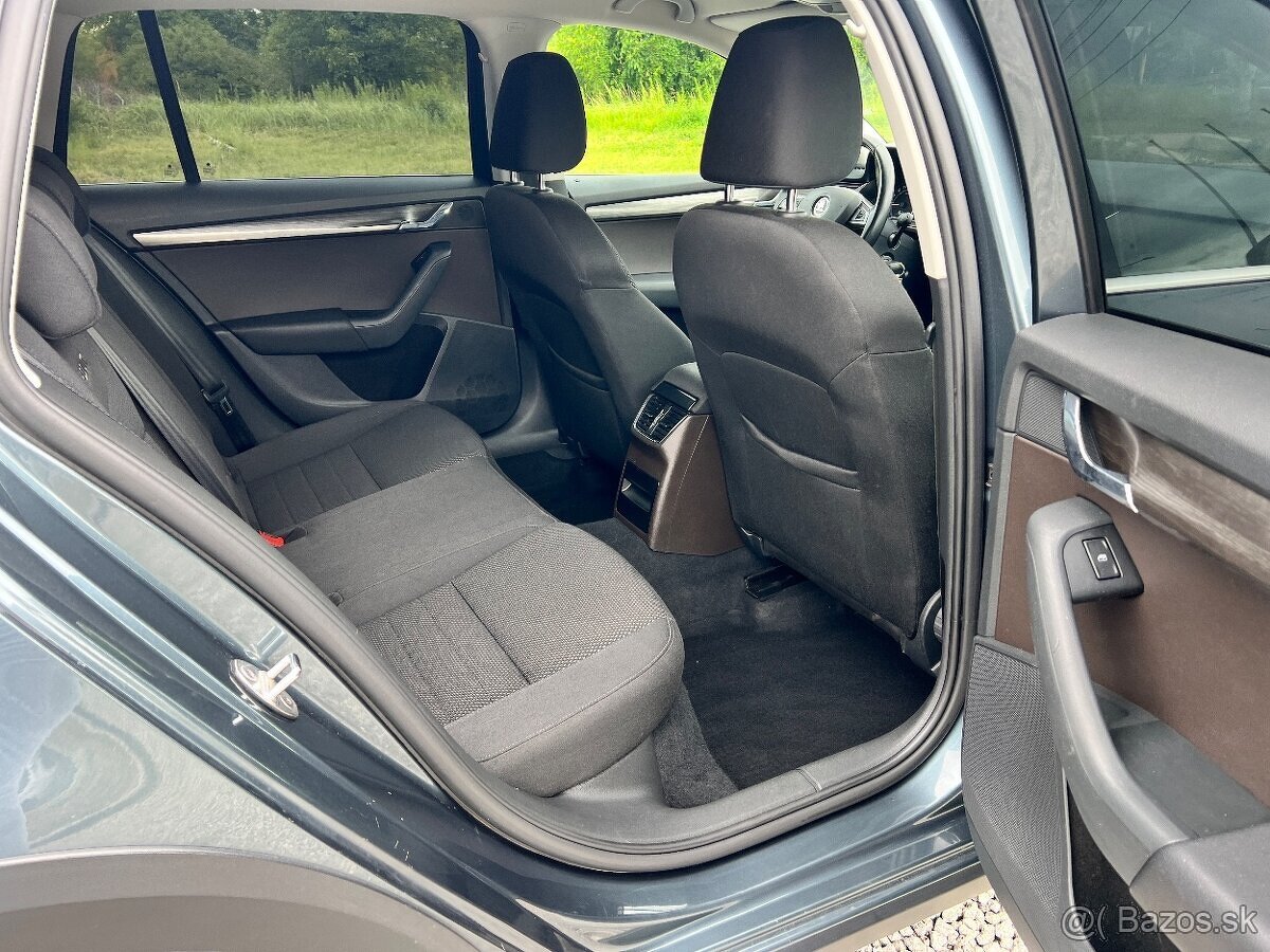 Škoda octavia scout 2.0 tdi 135kw - 8