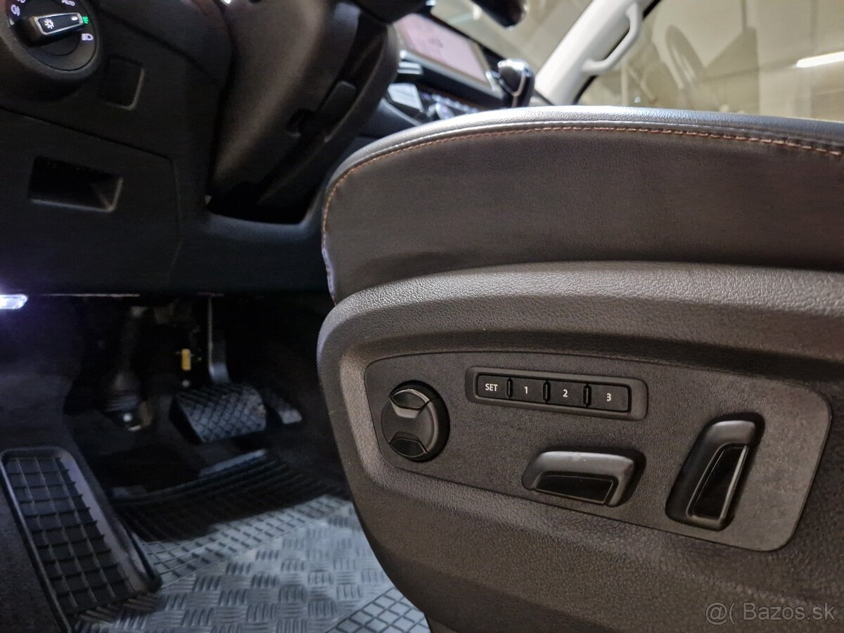 VW Multivan 2,0 4MOTION 150kW Automat HIGHLINE Virtual Koža - 8