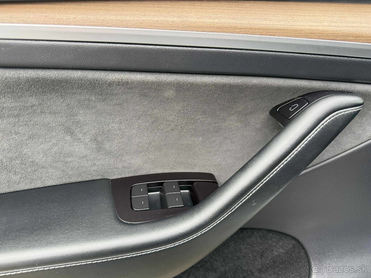 Tesla Model Y Performance Dual Motor - 8