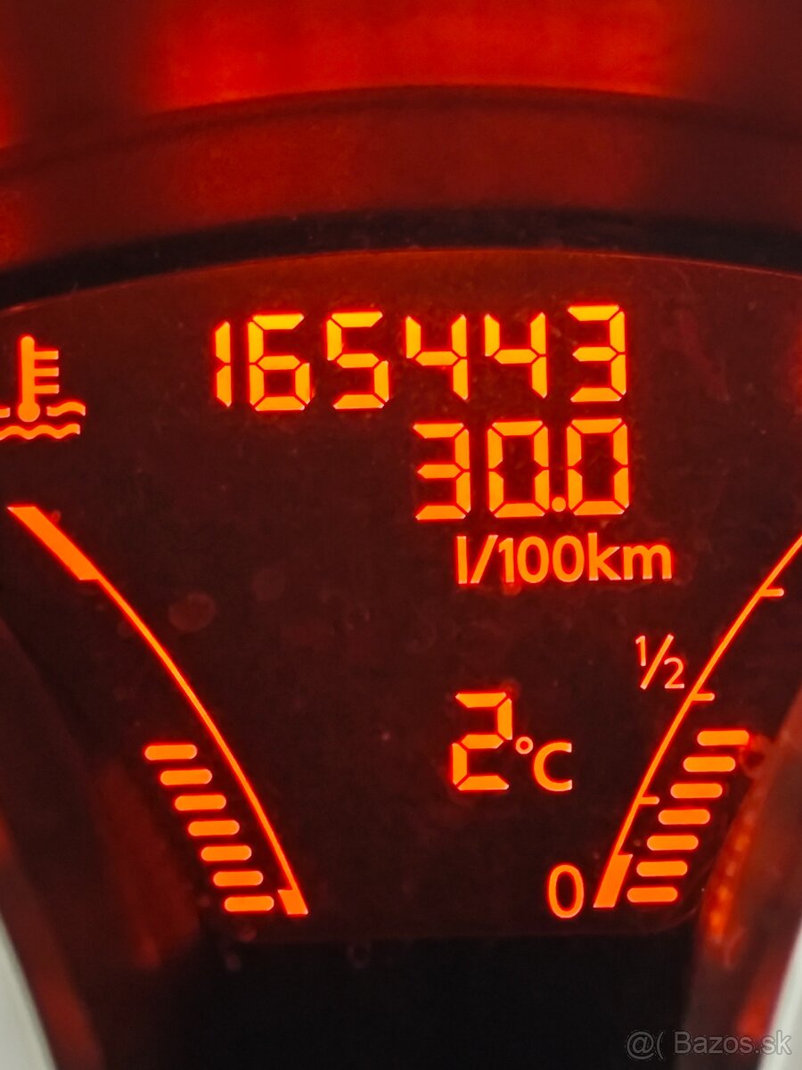 Nisan Juke 1,6 benzín+LPG - 8