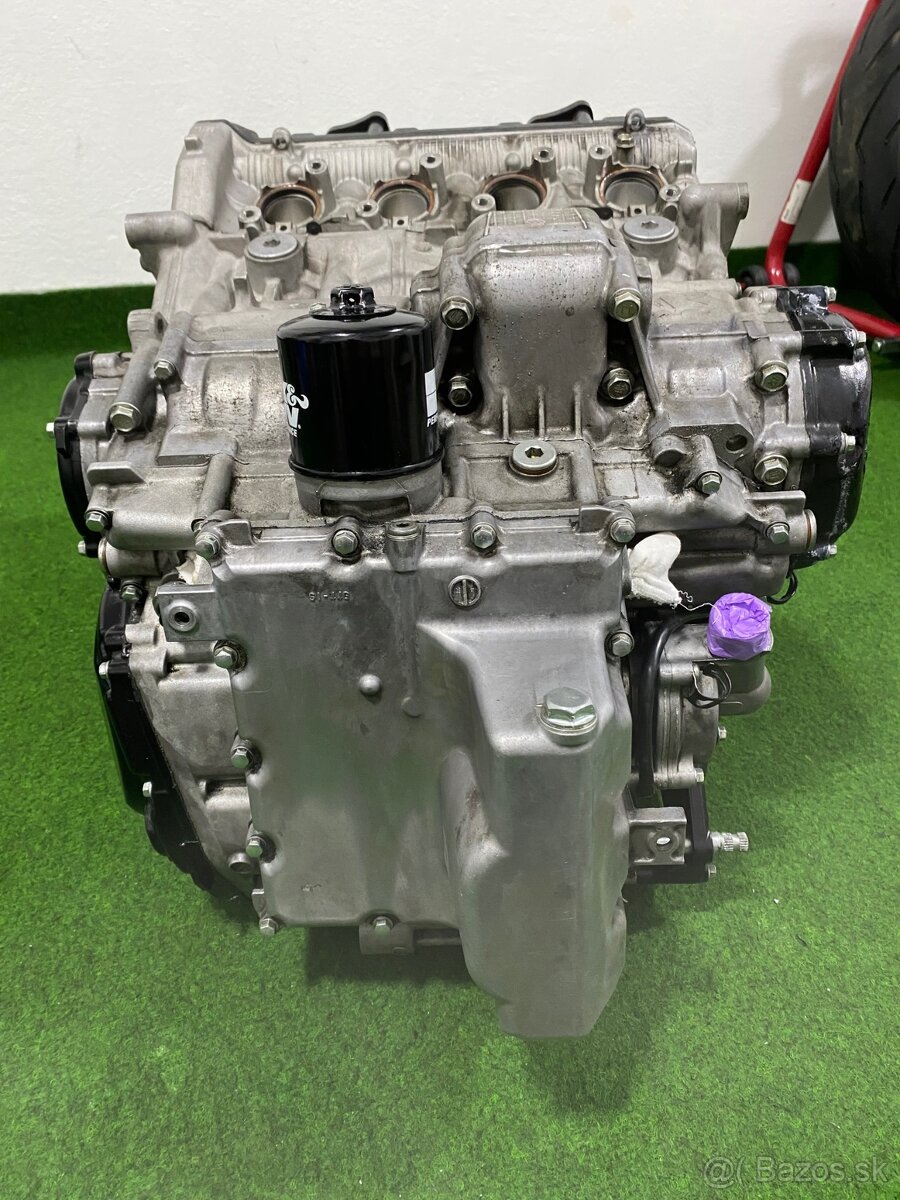 Suzuki GSXR1000 K7/K8 - 8