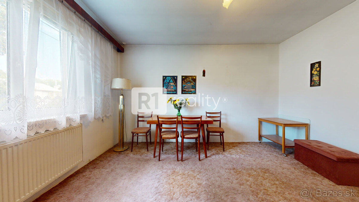 Rodinný dom s veľkým pozemkom 1779 m2 / Vaďovce pri Starej T - 8