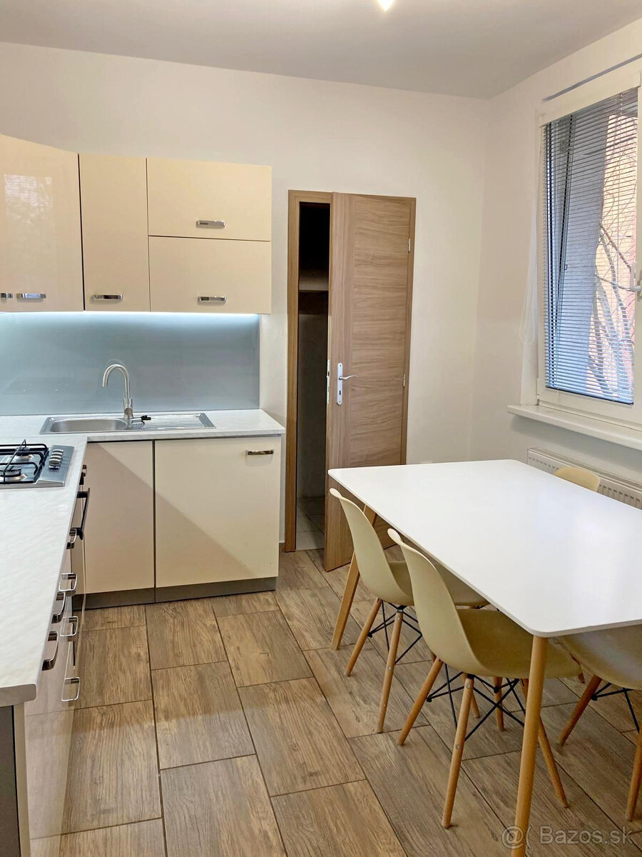 Prenájom - veľký 2izb. byt - Zlaté Moravce - 8