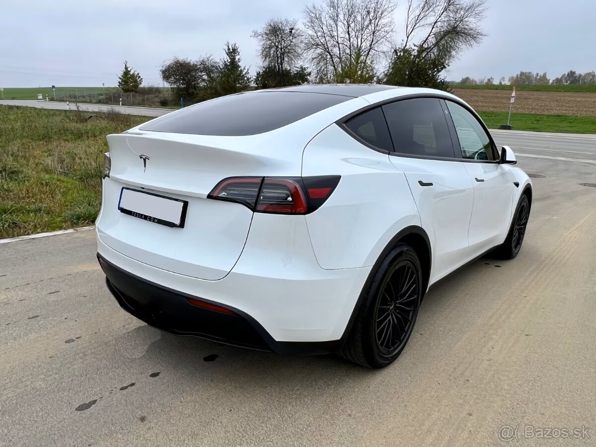 Tesla Model Y Long Range AWD (378kW) – 2023 - v záruke - 8