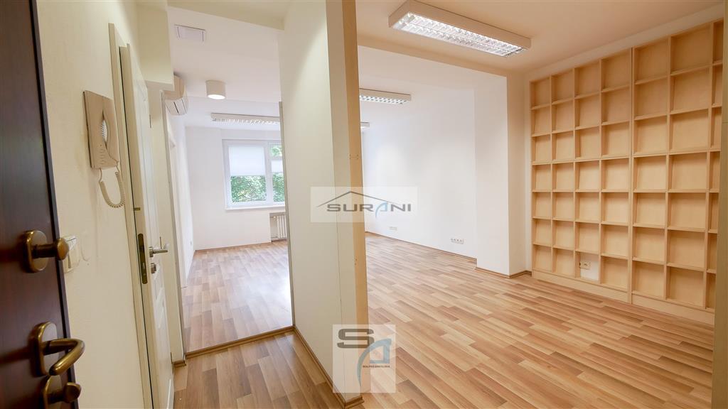 Kancelária na prenájom – 100 m2 s výhľadom na... - 8