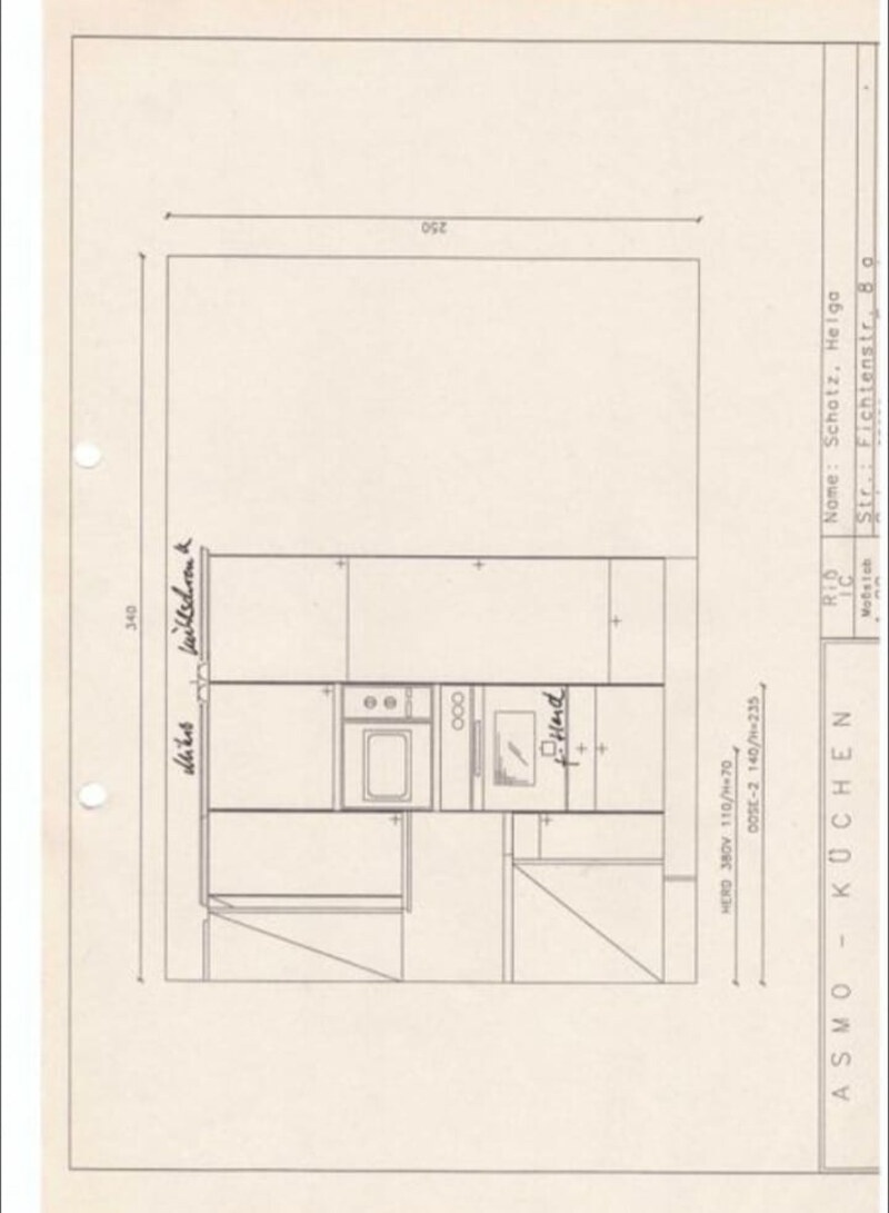 Kuchyně z masivu se spotřebiči a jídelním koutem,5717 - 8