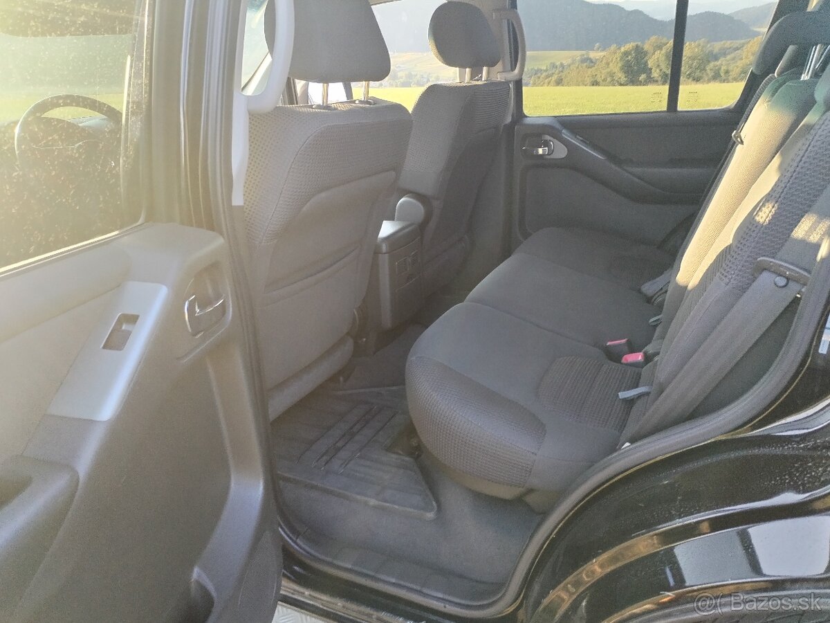Nissan Pathfinder - 8
