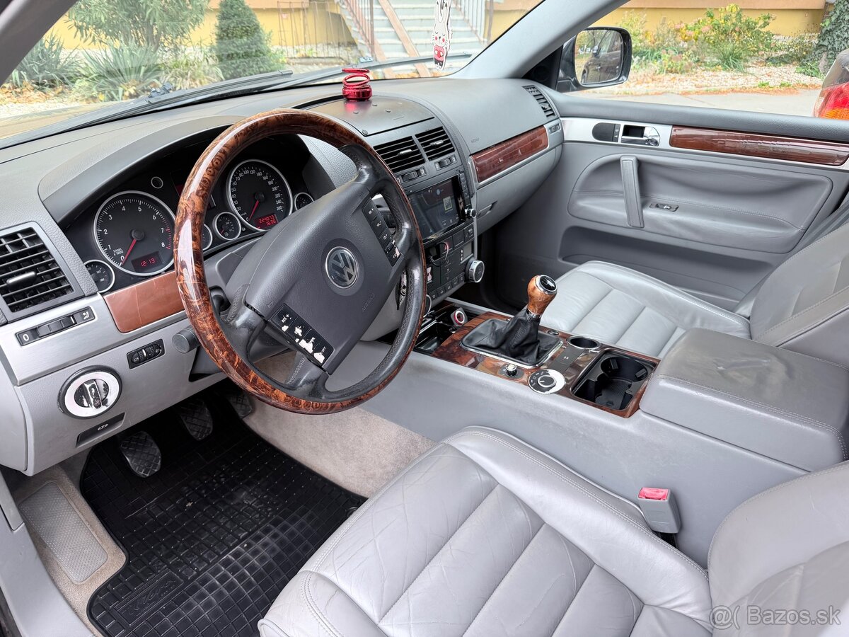 VOLKSWAGEN TOUAREG 3.2 v6 - 8
