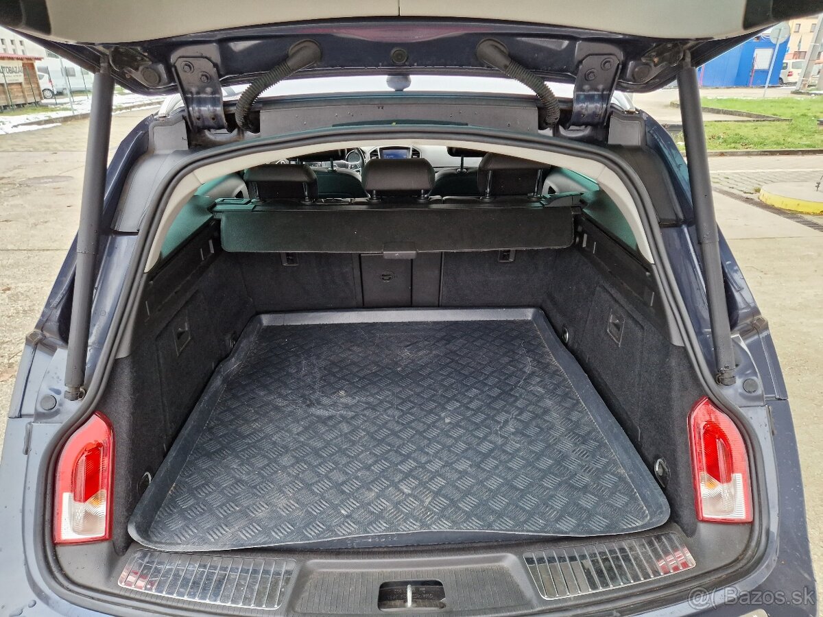 Opel Insignia ST 1.6 Turbo ECOTEC Cosmo - 8