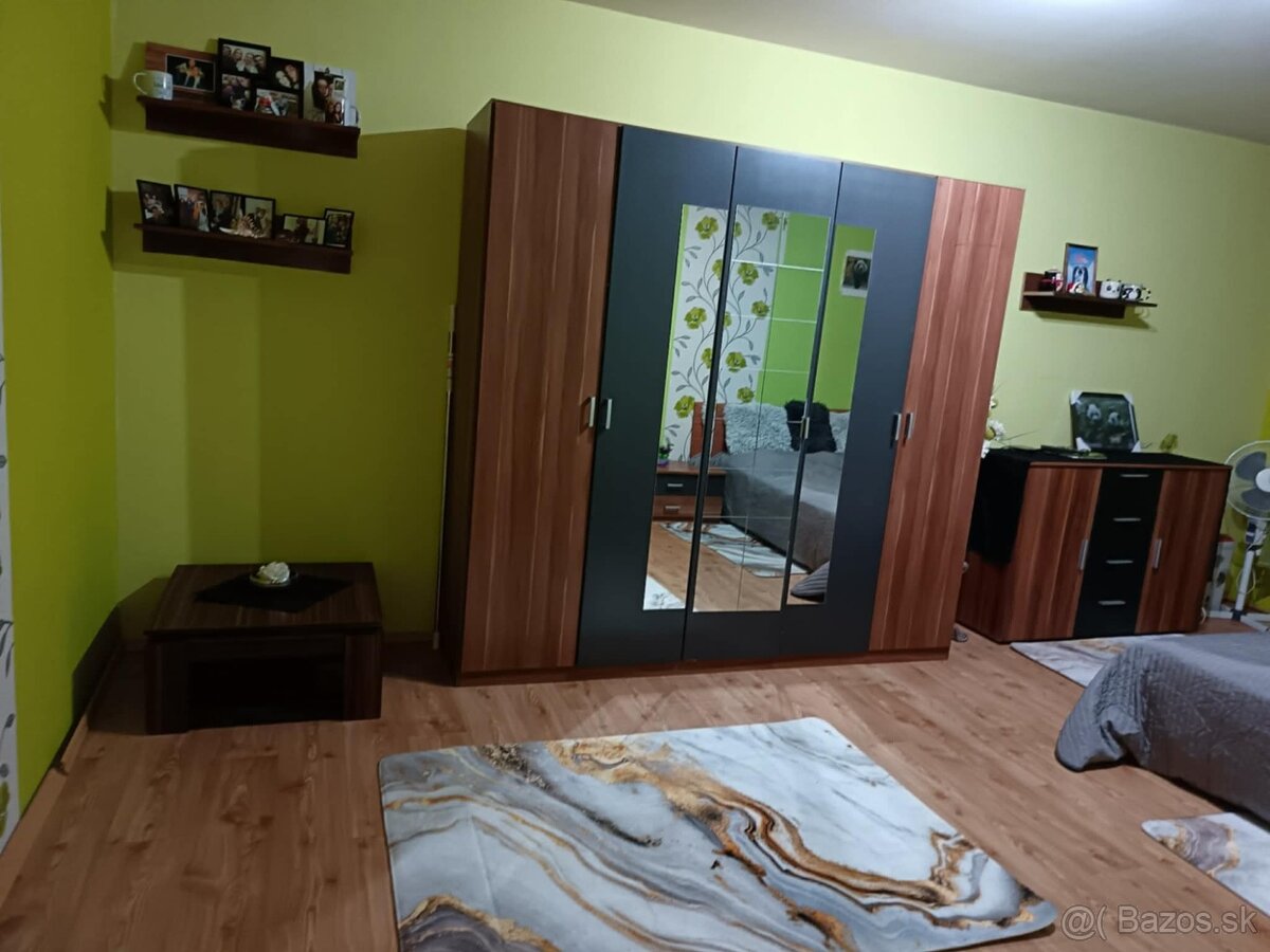 Prenájom 2 iz. byt Levice - Mochovská - 8