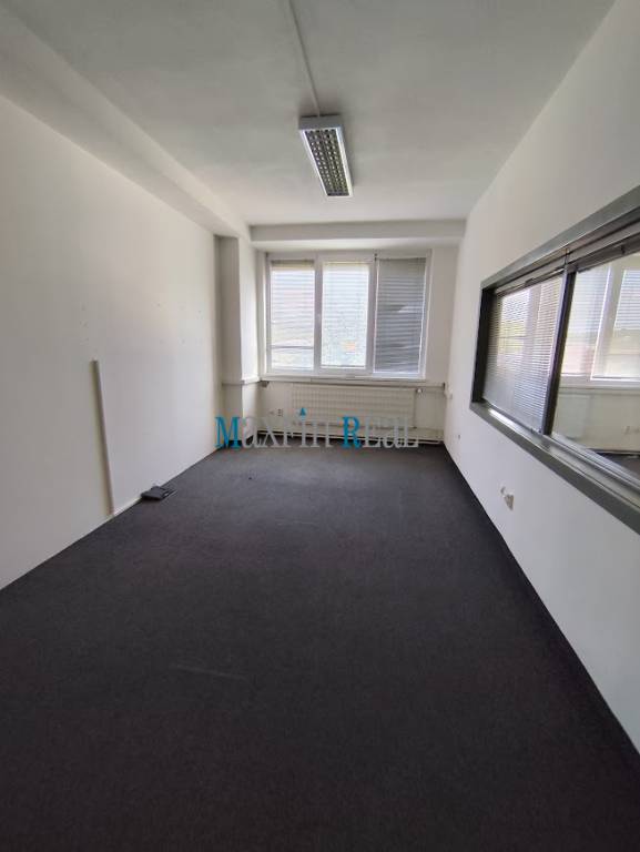 Trojkancelária - presklená v Nitre - 8