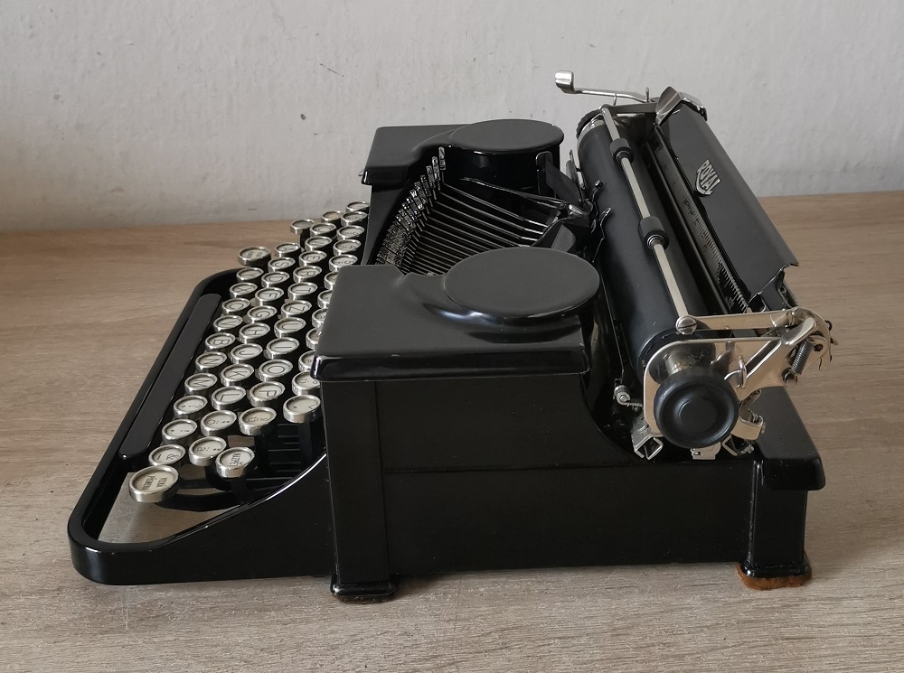 Luxusný starožitný písací stroj ROYAL P z roku 1931 - 8