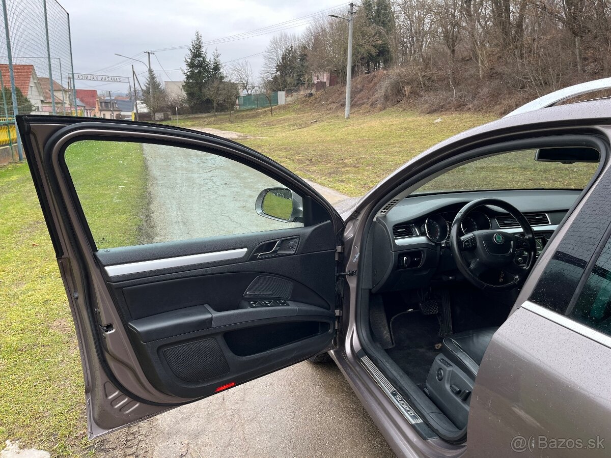 Skoda Superb Combi 2.0 TDI - 8