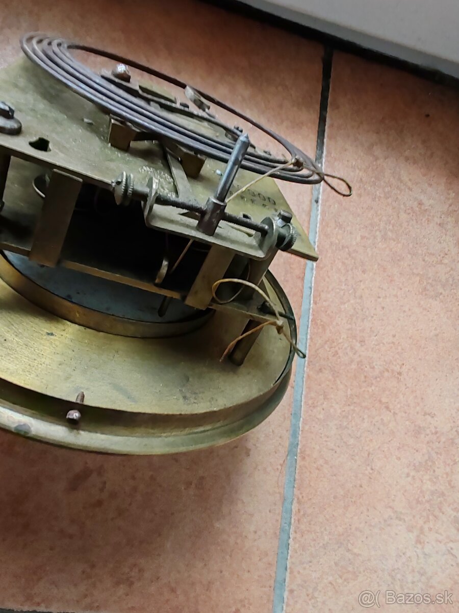 Starožitny hodinový stroj polkový - 8