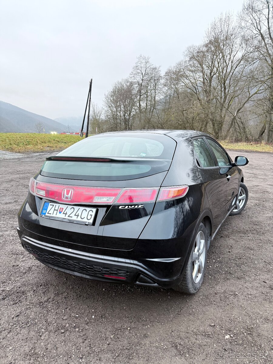 Honda Civic 8G 1.4 benzín - 8