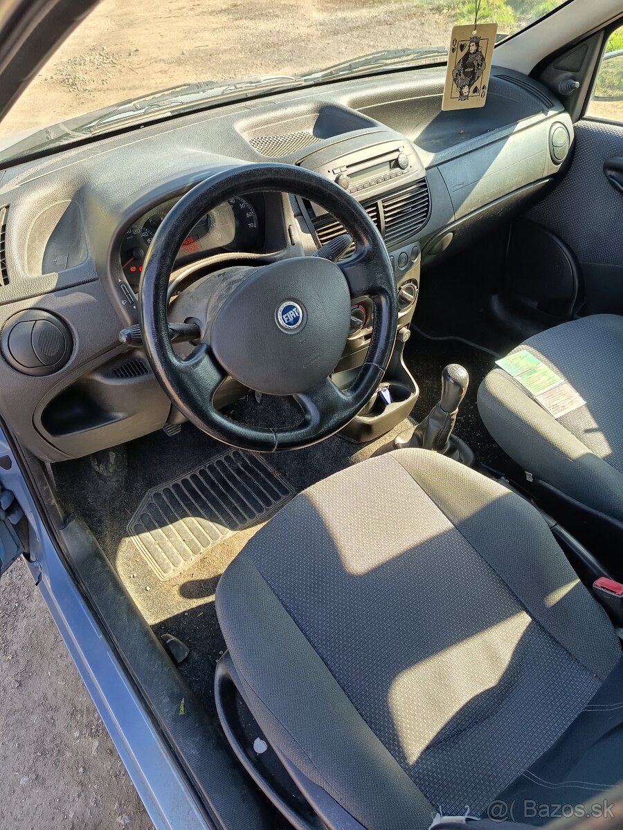 Fiat Punto - 8