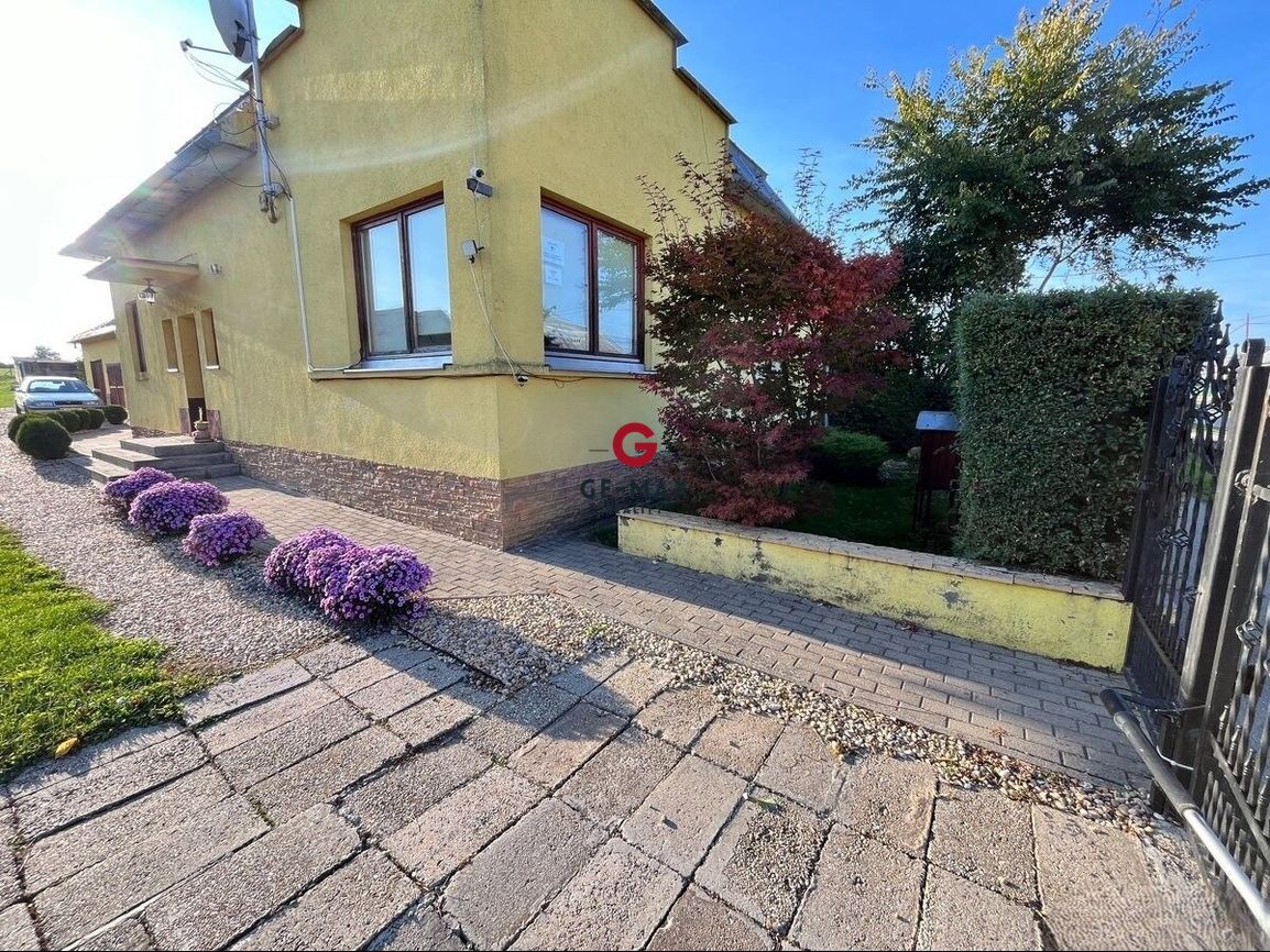 NA PREDAJ: kompletne moderný zrekonštruovaný rodinný dom v - 8