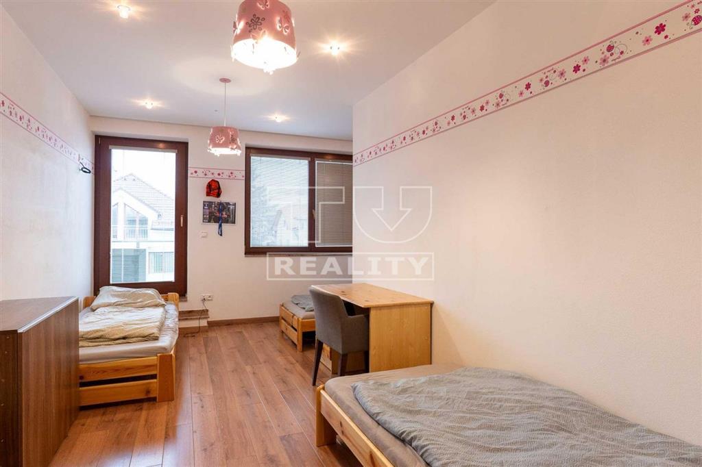 4 izbový byt v centre mesta Brezno, 120m2 + 30m2 terasy,... - 8