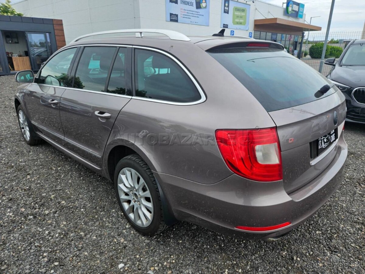 Škoda Superb Combi 2.0 TDi CR DSG Elegance, SR, 2.majiteľ - 8