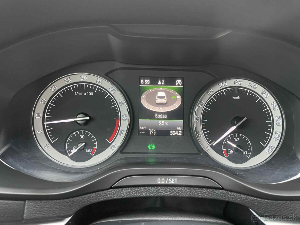 Škoda Karoq 1.6 TDI Style - 8