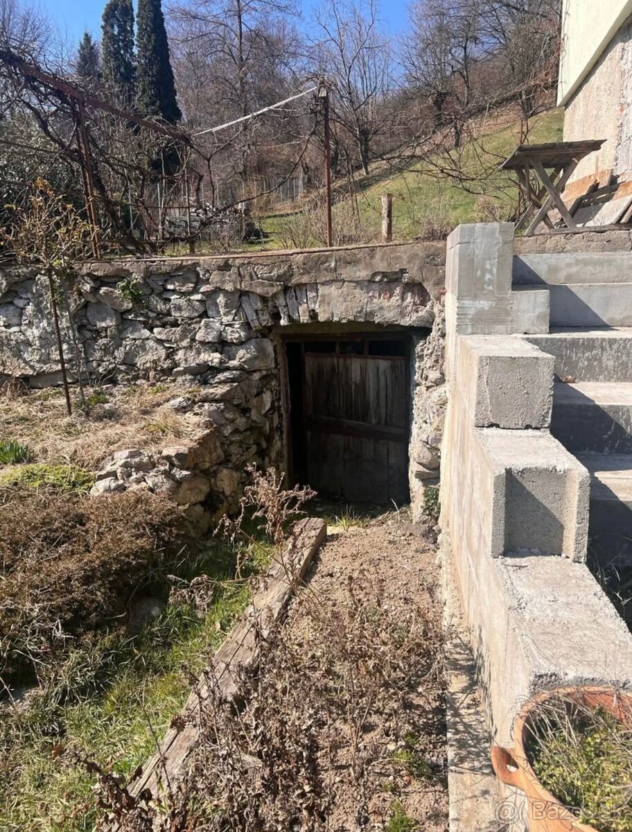 Dom v Obišovciach na predaj s pozemkom 1383 m² - 8