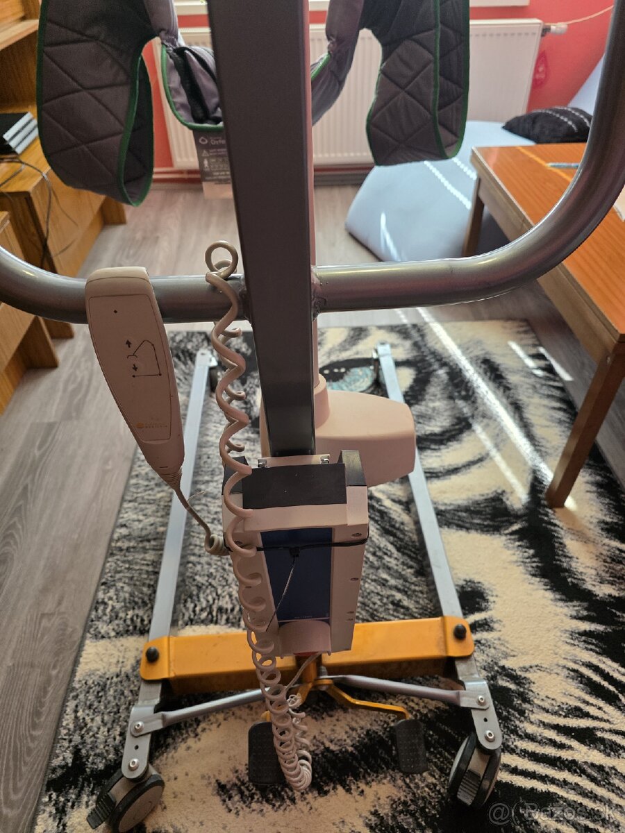 Predám elektrický zdvihák pre imobilných. - 8