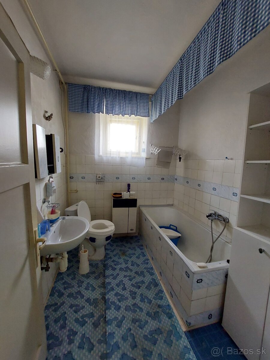 Rodinný dom vhodný aj na podnikanie - 8