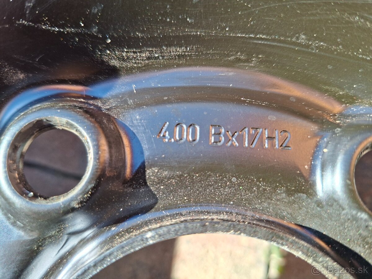 Predám rezervné koleso úzken Bmw-3,-5,- spolu zdvihákom-R17 - 8