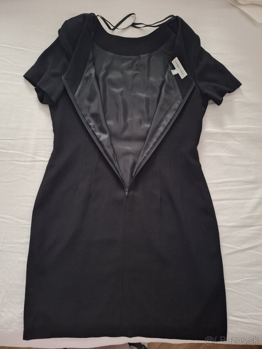 Čierne dámske púzdrové šaty -kokteilky - 8
