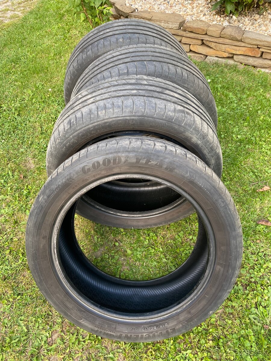 Goodyear Efficient grip 215/ 50 R17 - 8