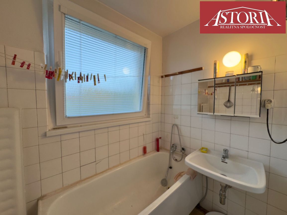 PREDAJ 3 izbový byt neďaleko centra mesta - Martin - Jahodní - 8