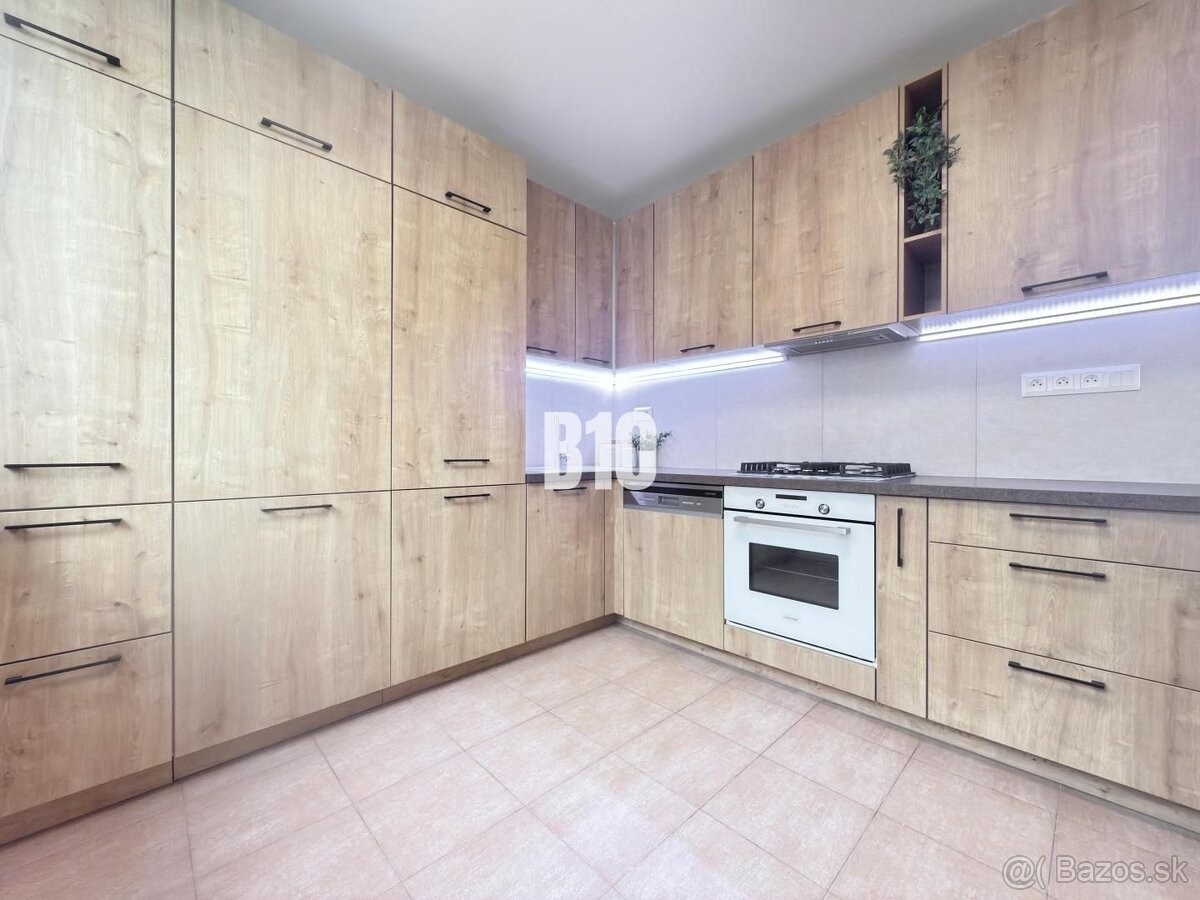 Zariadený IHNEĎ VOĽNÝ - Veľký 3 izbový byt po rekonštrukcii - 8